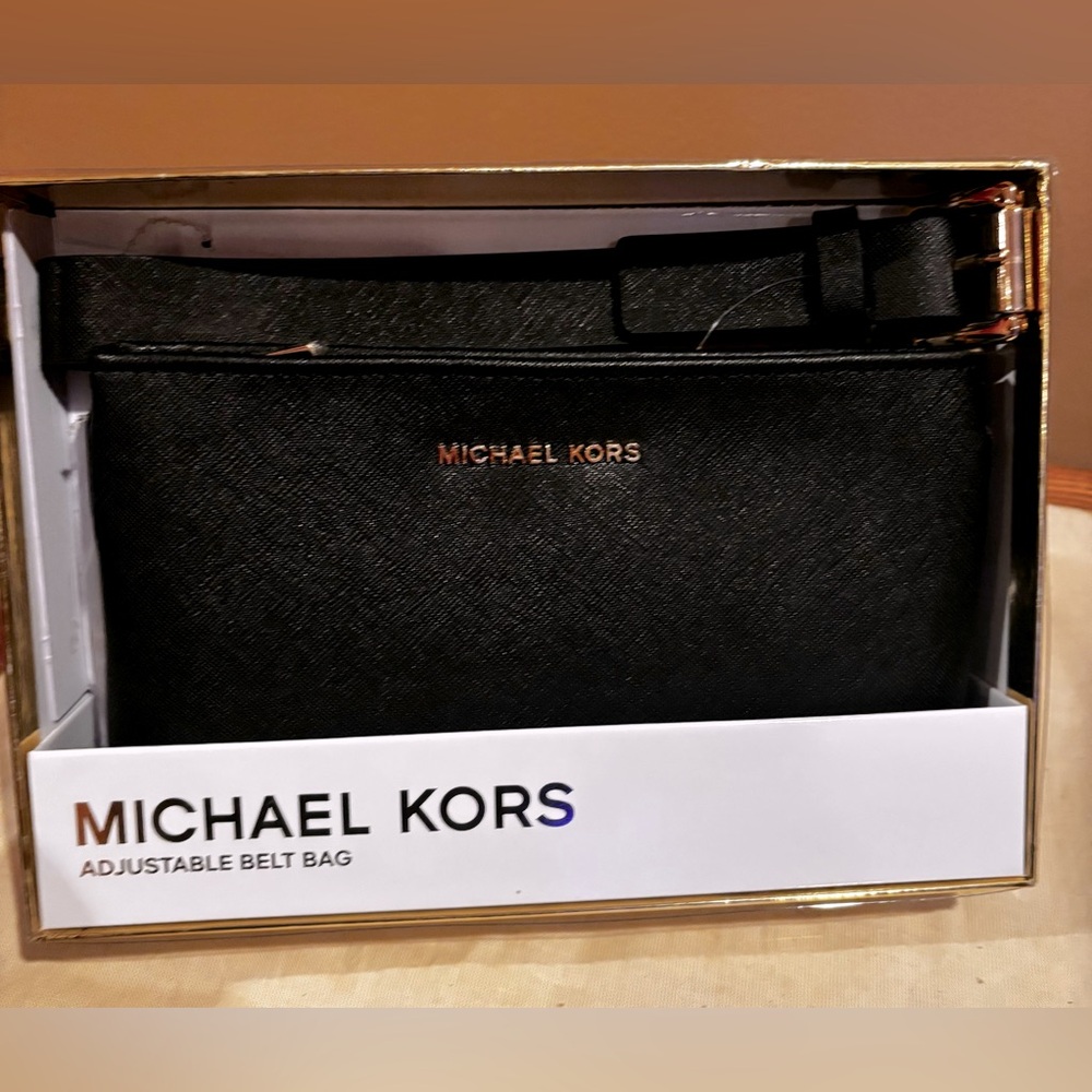 NIB MICHAEL KORS ADJUSTABLE BELT BAG. BLACK